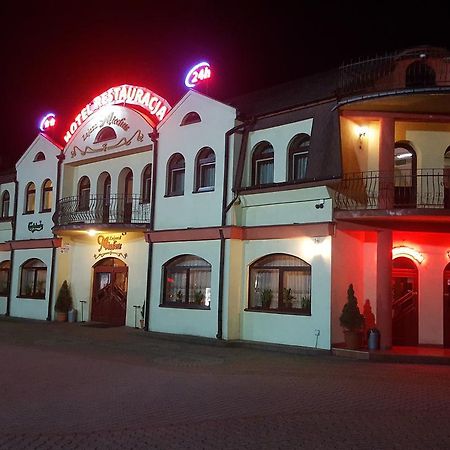Zajazd Miechus Miechów Exterior foto